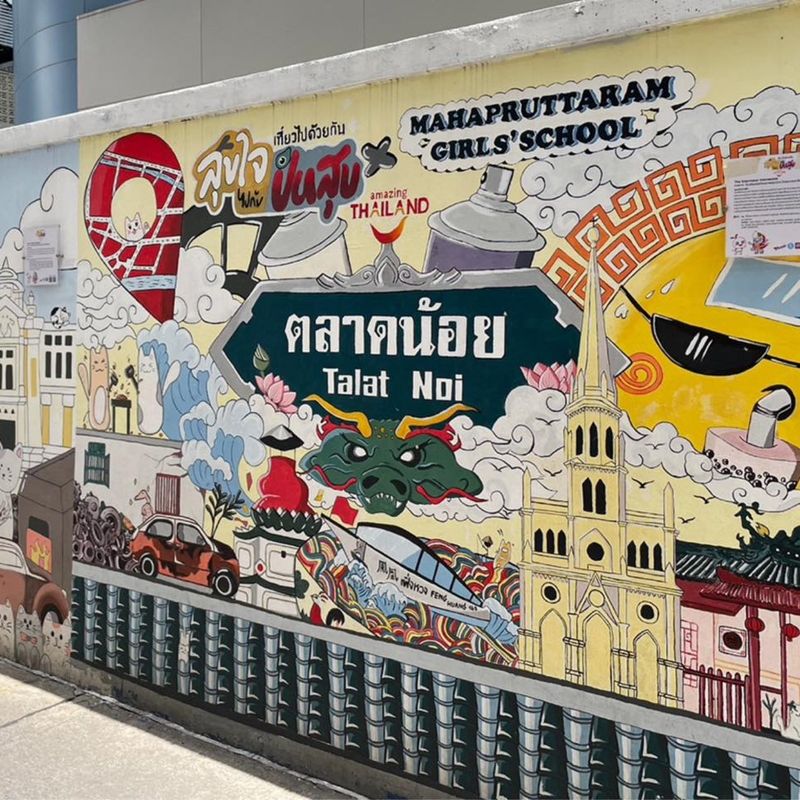 ตามไปเช็คอิน จุดถ่ายรูปสุดชิค ชิมอาหารร้านเด็ด ที่ ตลาดน้อย