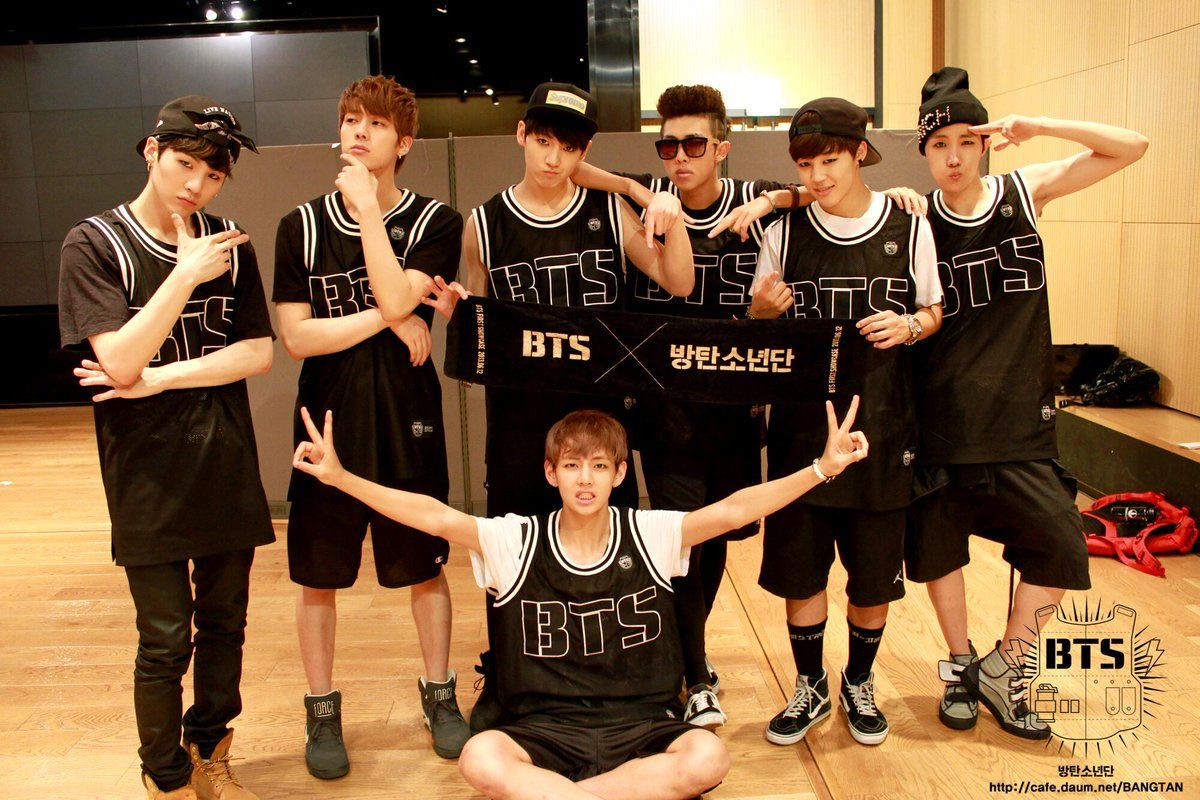 ย้อนเพลงดังของ BTS ที่สะท้อนการเติบโตผ่านเสียงเพลงต้อนรับคัมแบคมีนาคมนี้!
